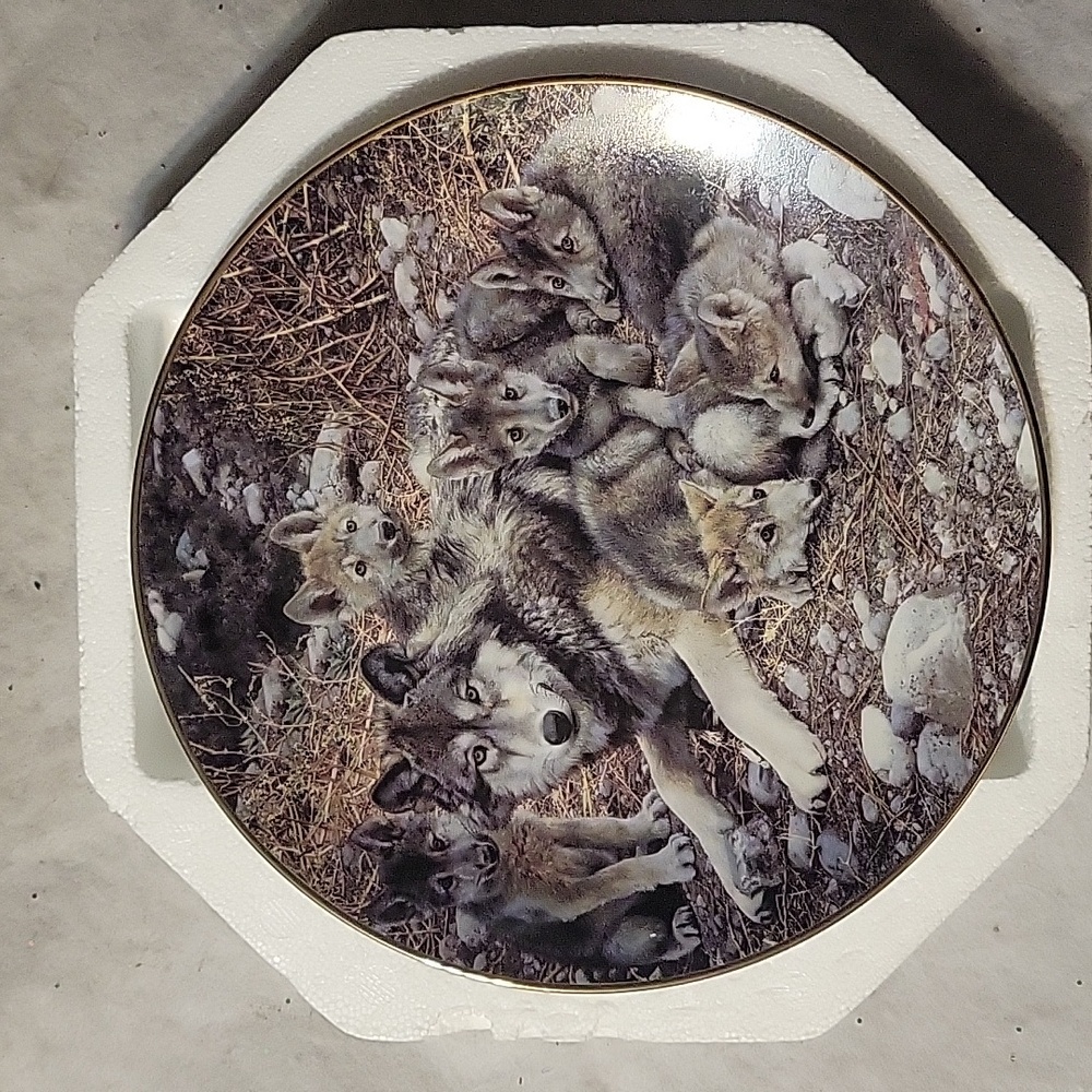 Vtg 94 Den Mother Carl Brenders Family Affair Gold Bradford Plate Wolf Pups 8.5"